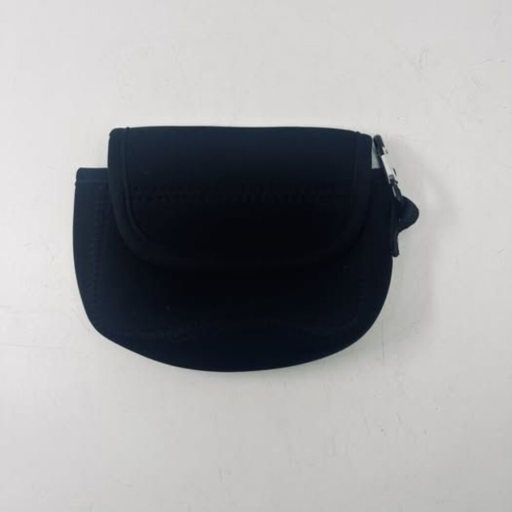 MegaGear Ultra Light Neoprene Camera Case Pouch with Carabiner - Used